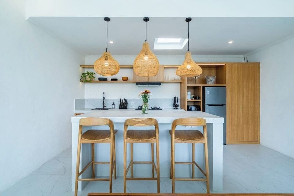 Villa Tambora’s dining room is where memories are made—a lively space to gather with friends, share delicious meals, and toast to good times, all surrounded by the charm of Bali. Here’s to unforgettable moments! #Villa Tambora