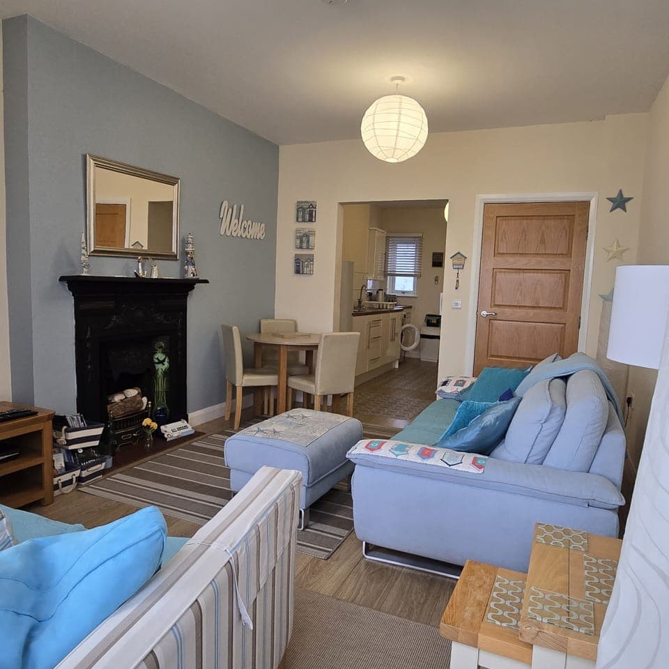 Living Room / Lounge