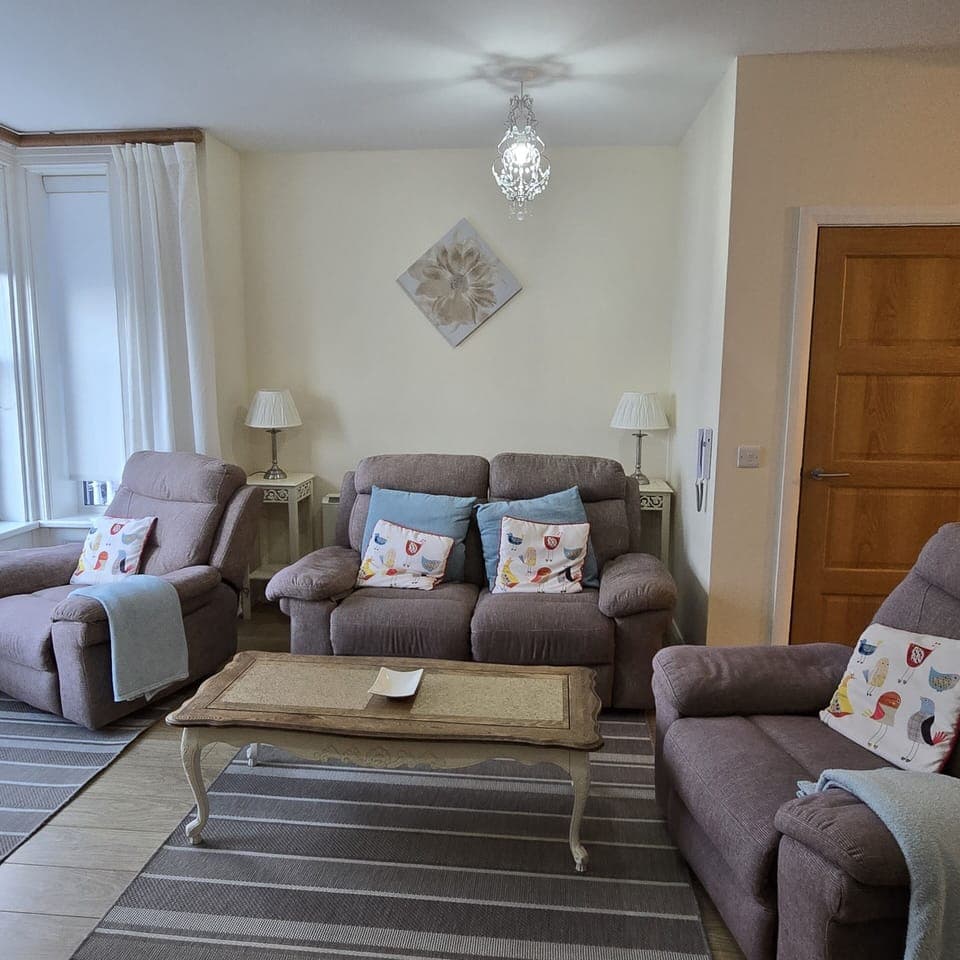 Living Room / Lounge