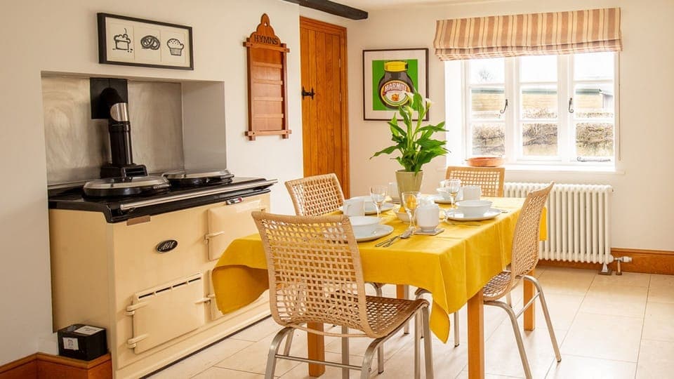 Todenham Farmhouse has a charming country kitchen.