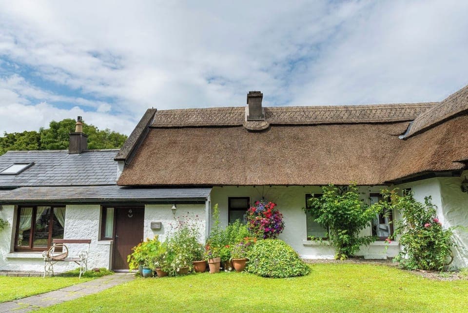 Honeymoon Cottage, your dream luxury cottage awaits.