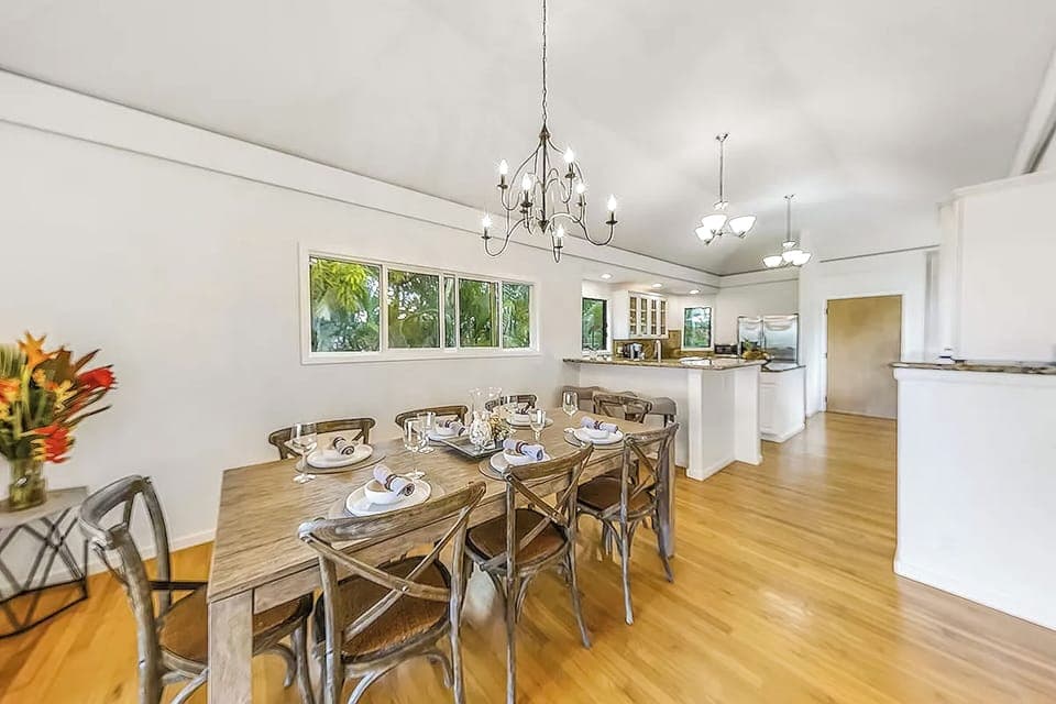 Spacious dining room with island flair and modern luxury