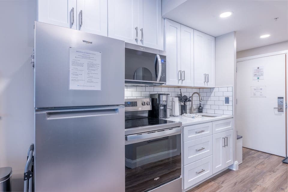 Full Kitchen