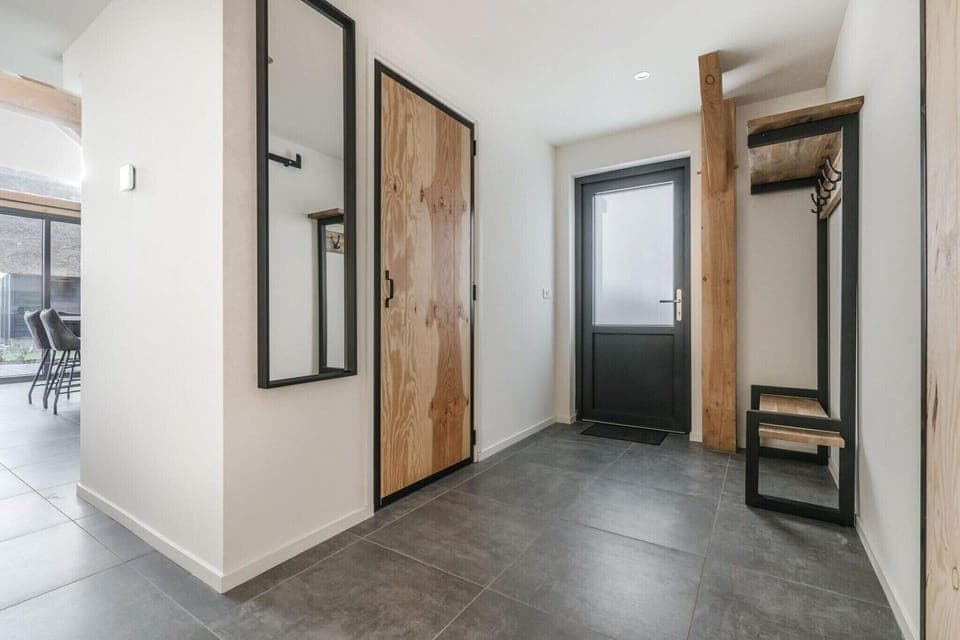 Entrance / Reception