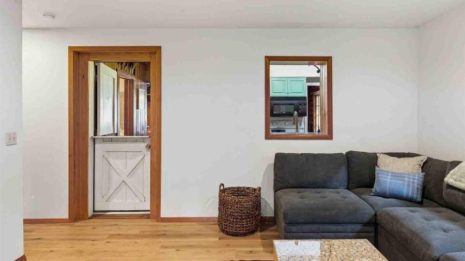 Whitefish Lake Walapai Cabin (9054)