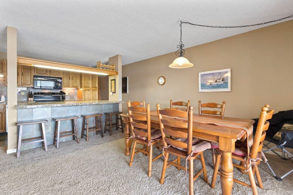Dining area with seating for 6 people.