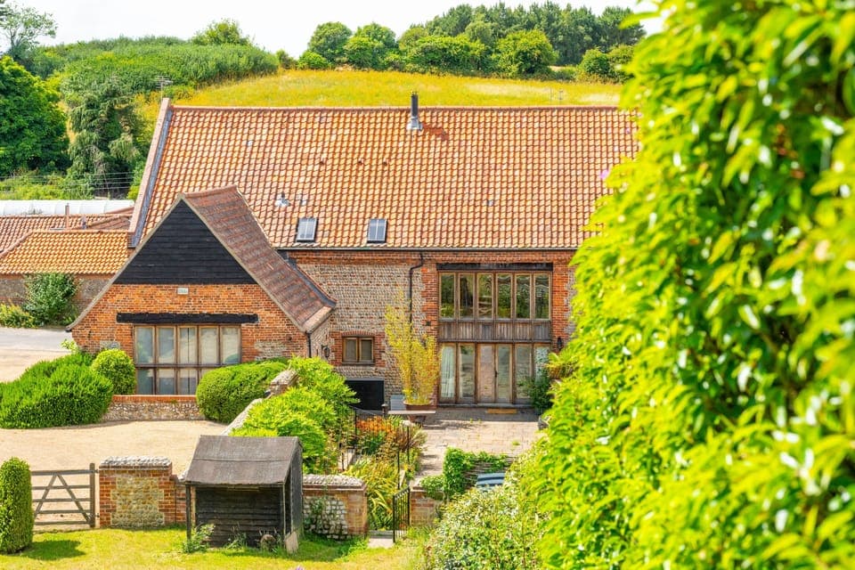 Salty Bottom, Salthouse: A stunning barn conversion in the heart of the super popular coastal village of Salthouse