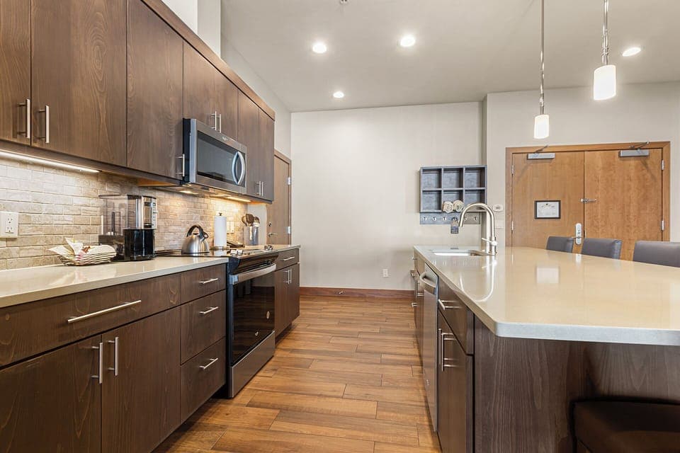 Full size kitchen