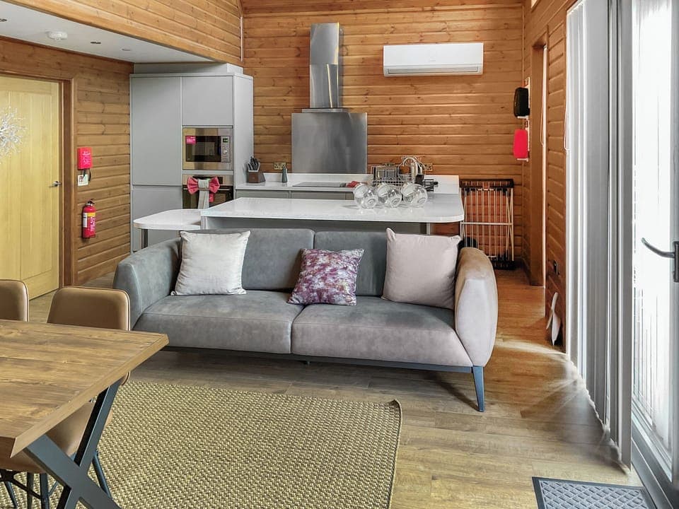 Open plan living space | Centilen Pedr - Daffodil - Nantsidyll Holidays & Spa, Nansidyll