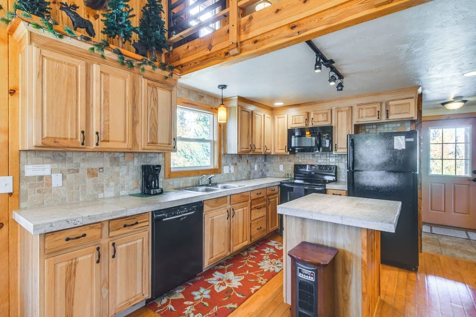 Kitchen | Dishwasher | Main Level