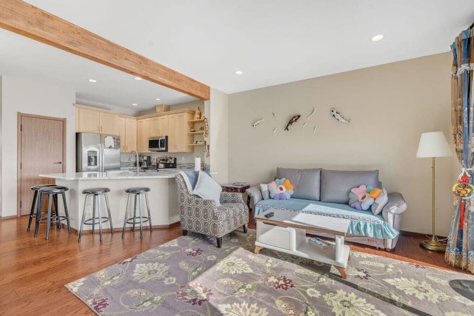 Open Floor Plan Living and Kitchen