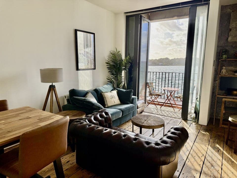 Lounge and balcony view