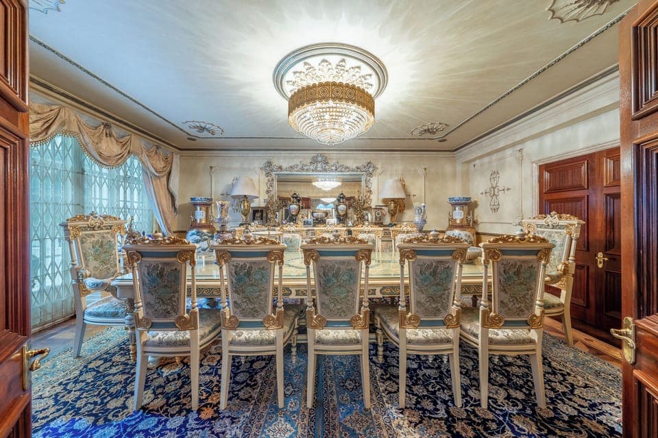 Banquet hall
