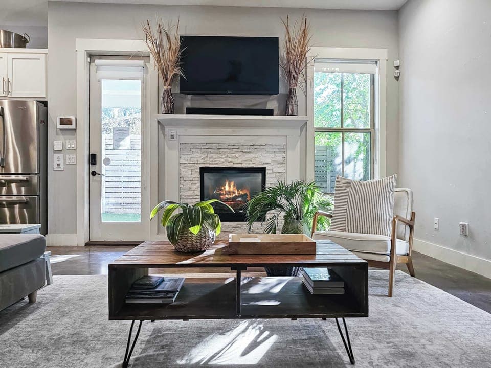 Cozy, Spacious Living Room with Switch-operated Gas Fireplace