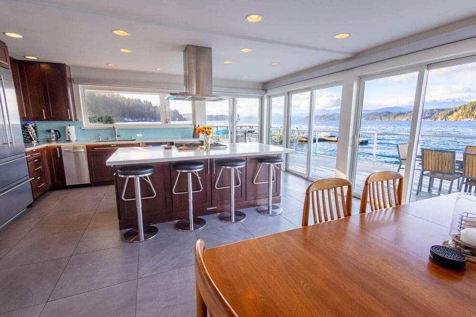 Vacation Rental Hood Canal resort kitchen dining