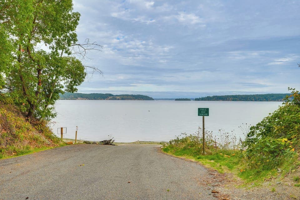 0.2 Mi to Public Boat Launch