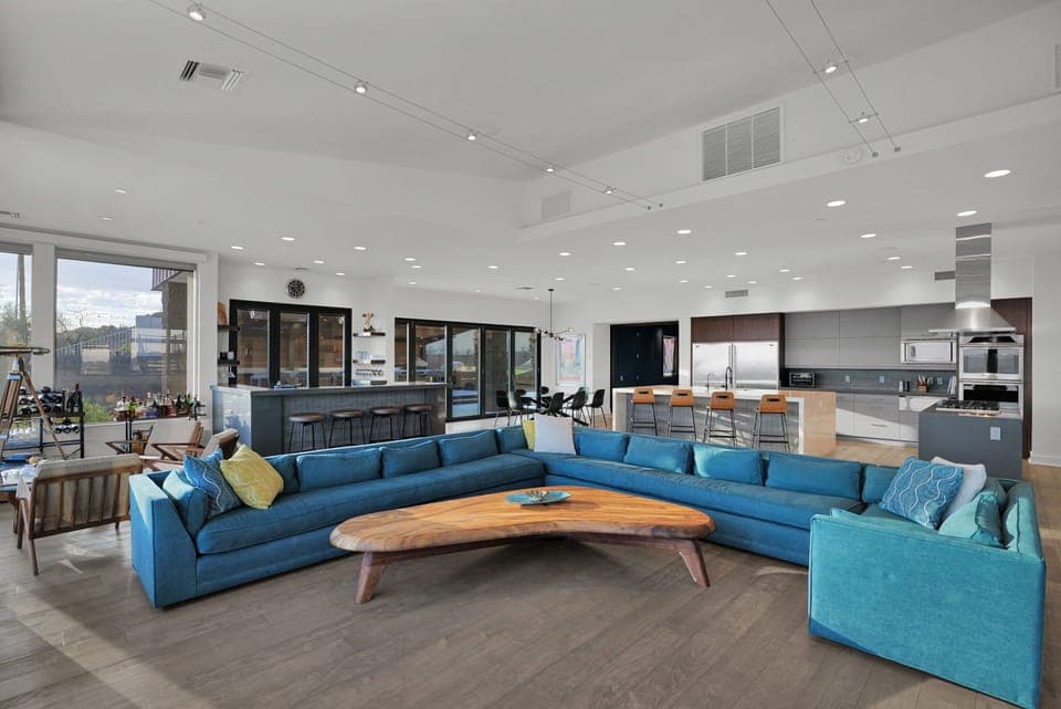 Convene, converse, and create joy in this grand, fluid space.