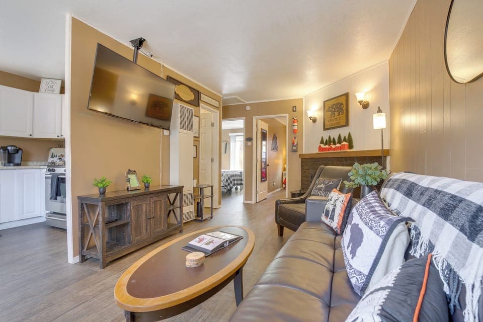 Big Bear Vacation Rental | 2BR | 1BA | 610 Sq Ft | 1 Step to Enter