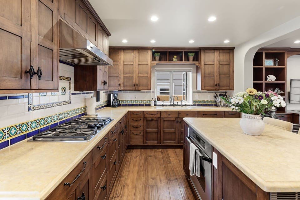 Downstair Unit fully equipped kitchen