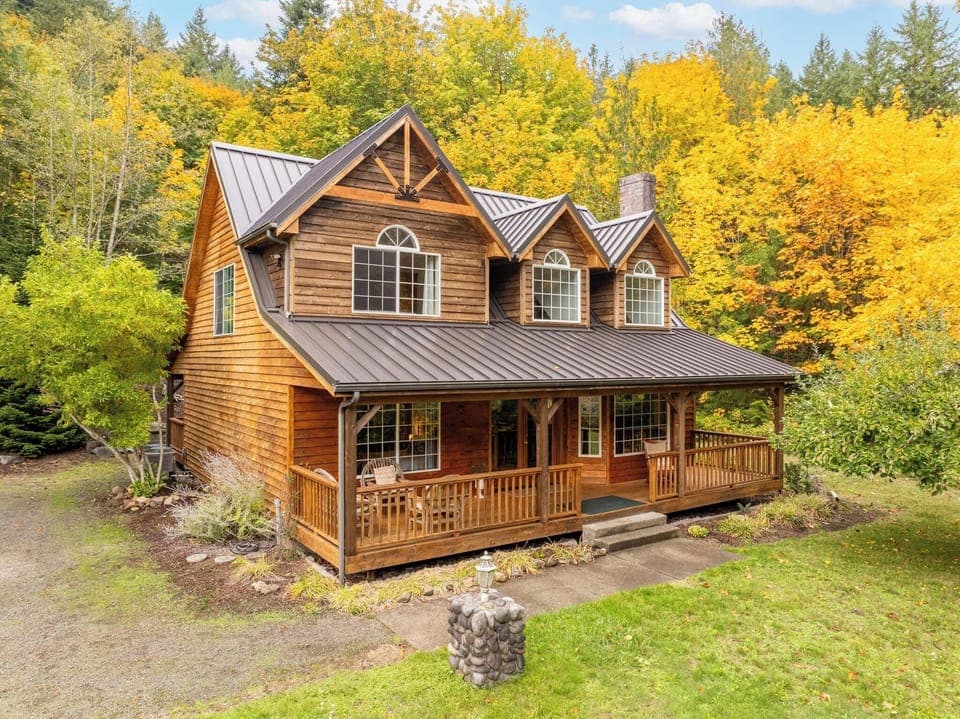 Welcome to the Apple Lodge. 