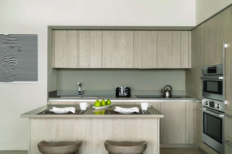 1 bedroom - kitchen bar