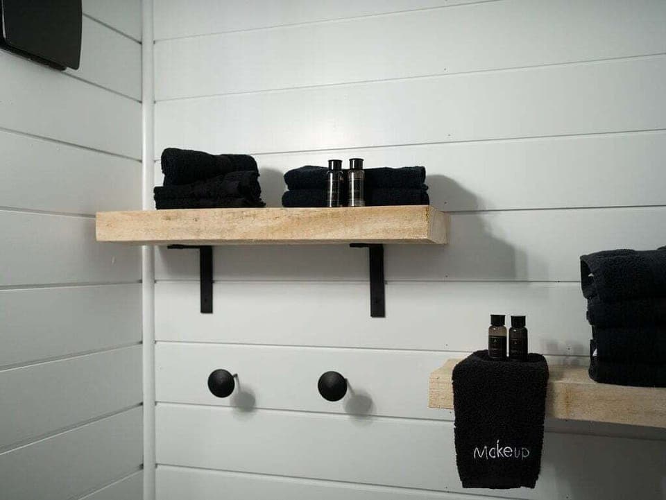 Bathroom - Full bath with walk-in shower. Linens are provided.