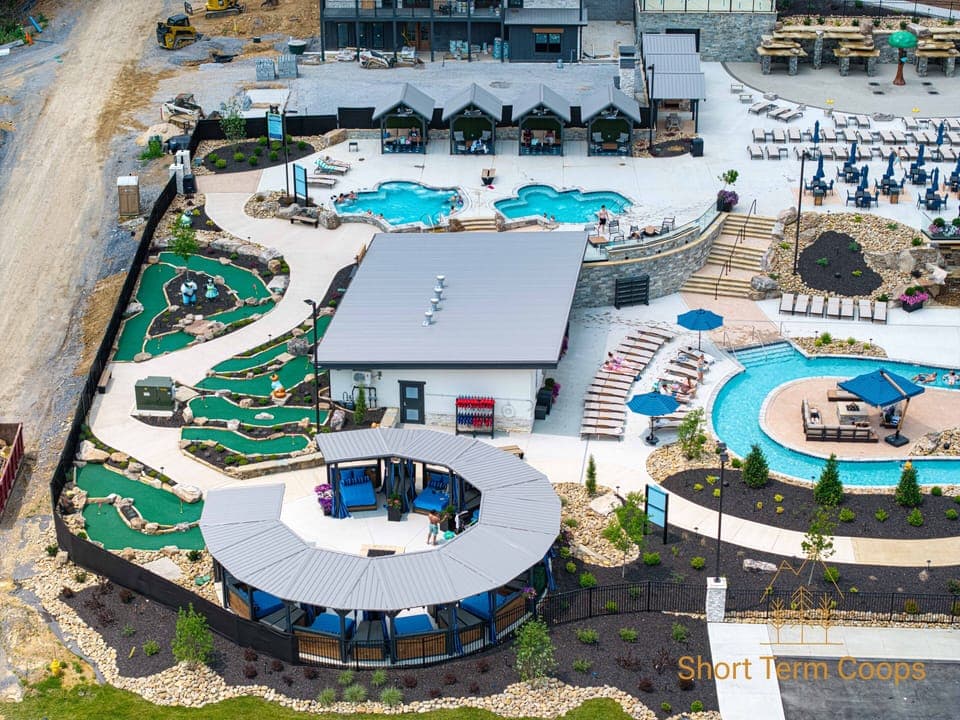 Drone shot of Smith Creek's waterpark. Free access when you book with us