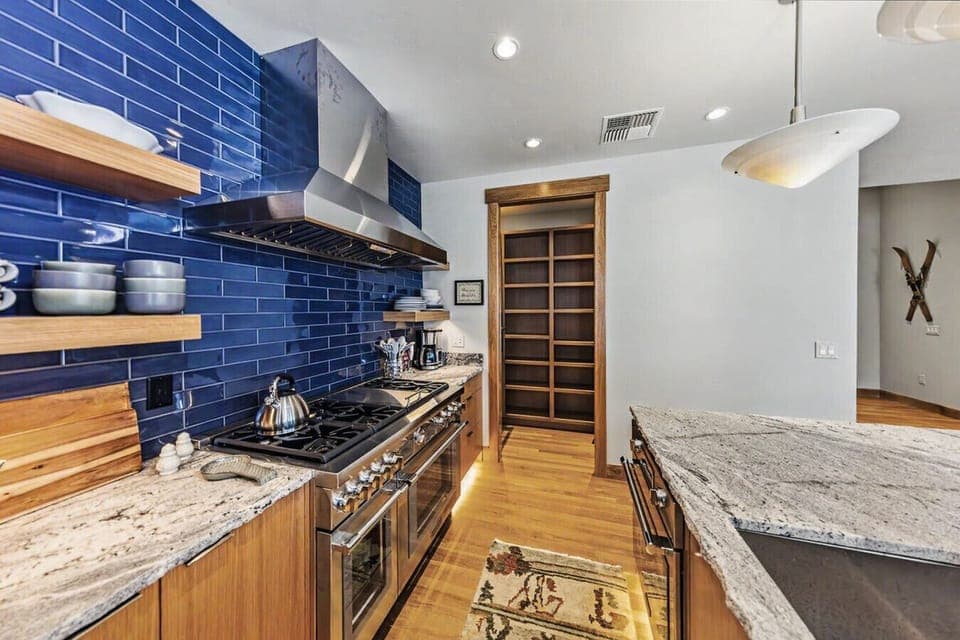 3 Ovens, 6 Burner Stovetop, Thermador Appliances
