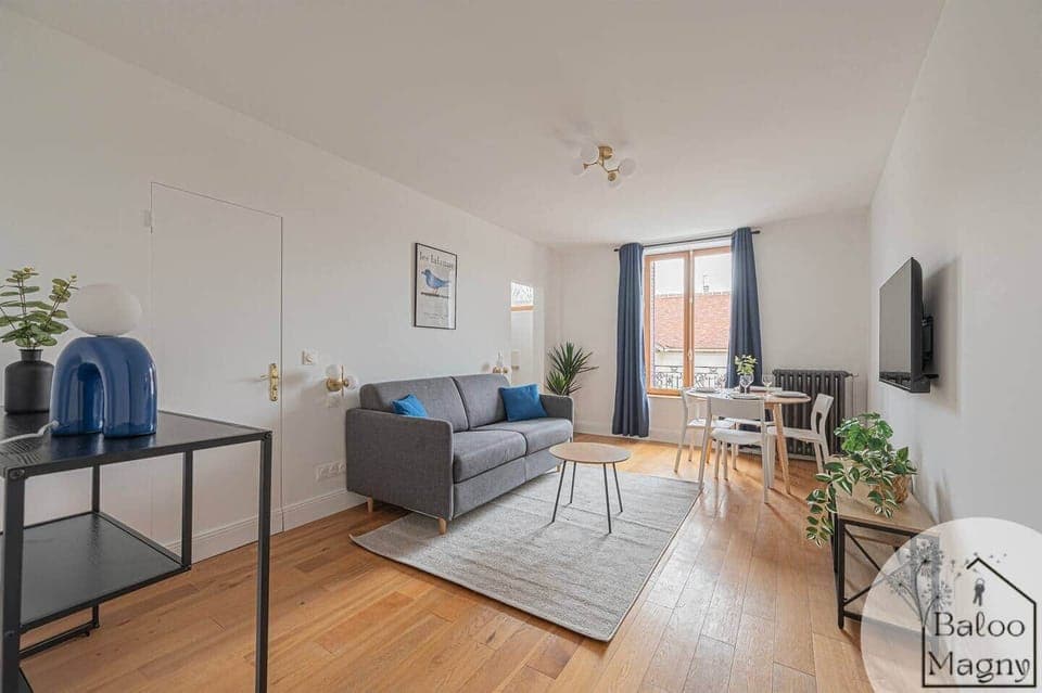 9f9bb049 b85d 4fc2 a7b3 be8d6f41c681