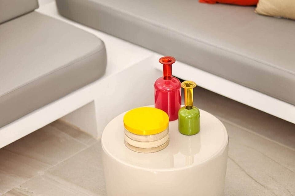 Lounge/Disco/Cinema room
Table close up