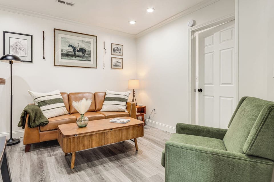 Williamstown Vacation Rental | 2BR | 1BA | 500 Sq Ft | 2 Steps to Enter