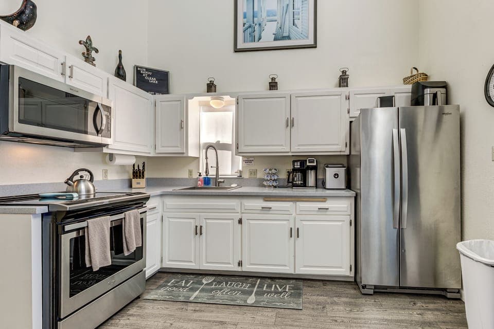 Main Kitchen | Air Fryer | Main Level