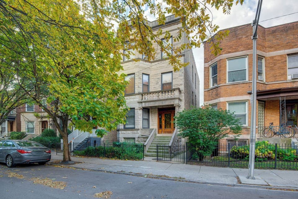 Chicago Vacation Rental | 4BR | 2BA | Steps Required | 2,000 Sq Ft