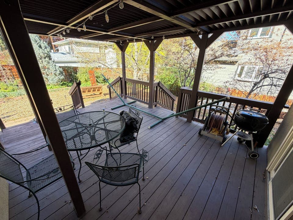 Outdoor dining