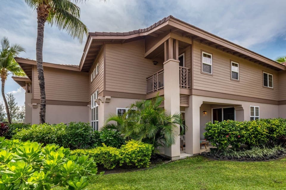 Colony Villas 1702-32