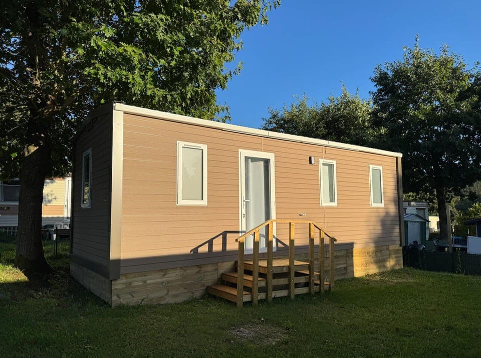 Camping Papillon Bouillon - Comfort 235 - front