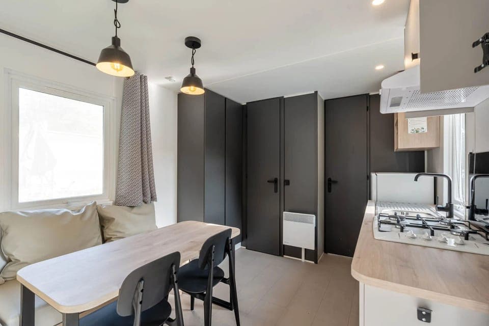 Camping Papillon Bouillon - Comfort 235 - dining room