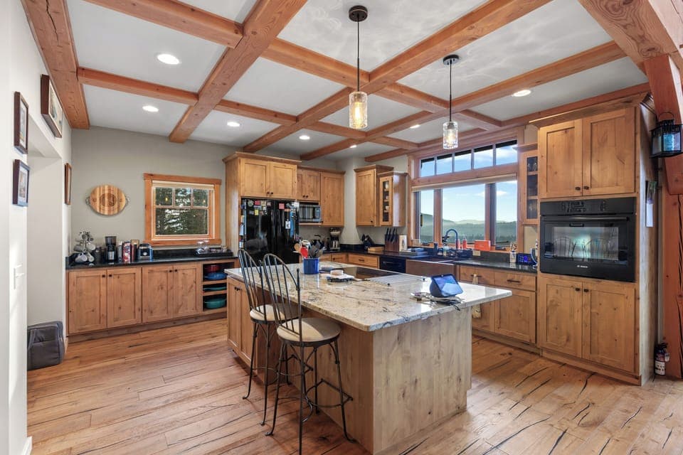 Fully stocked kitchen - Whip up your favorite meals in this beautifully designed kitchen