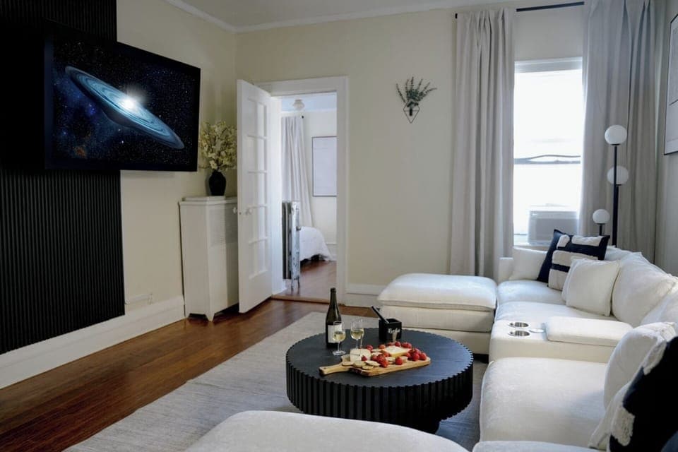 65" Smart TV