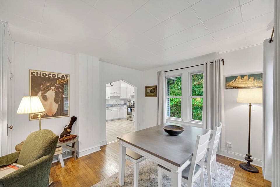 Dining Room with seating for 4. 