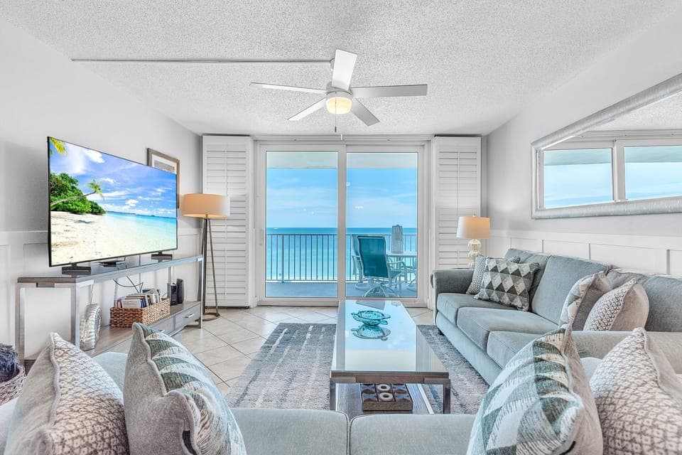 Living Room with Balcony Access - Amazing Gulf Views!