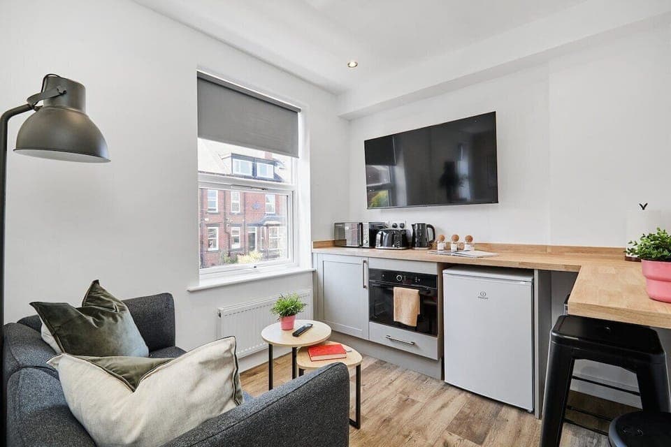 F2, Living Room/ Kitchenette