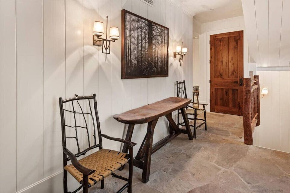 Entryway to Elevator or Stairs