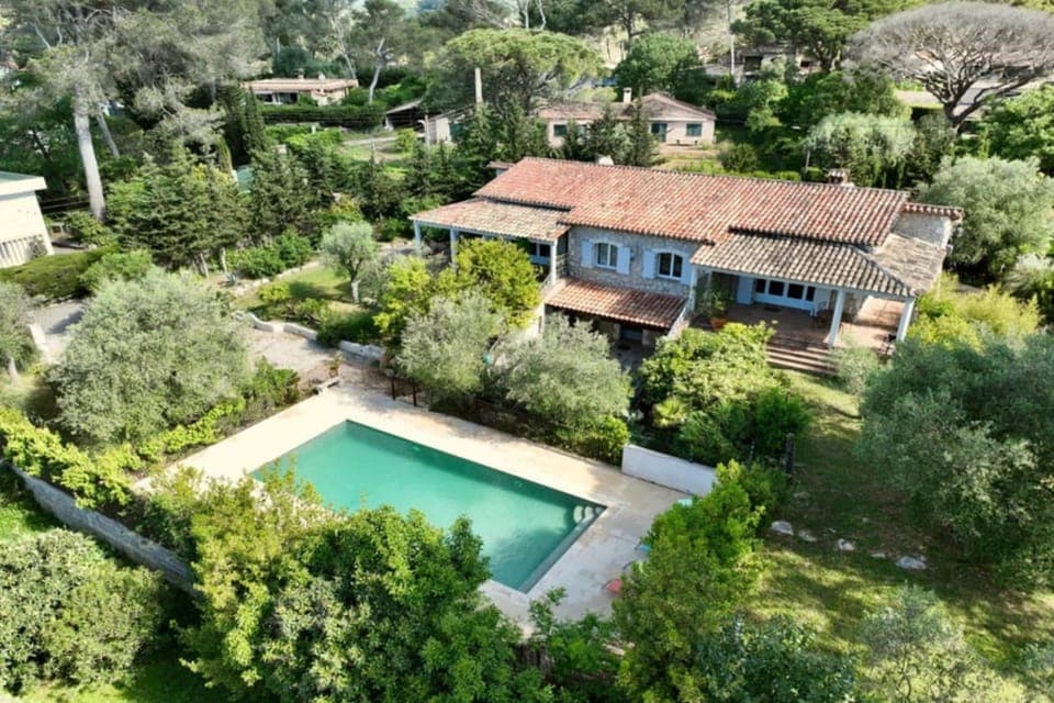 Villa, garden and pool