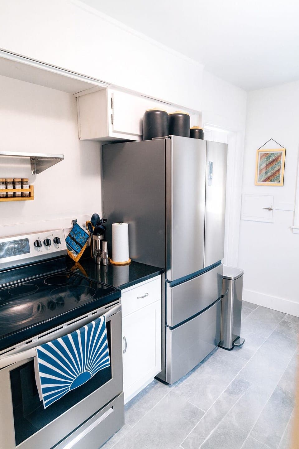 Nice size refrigerator to store your perishables