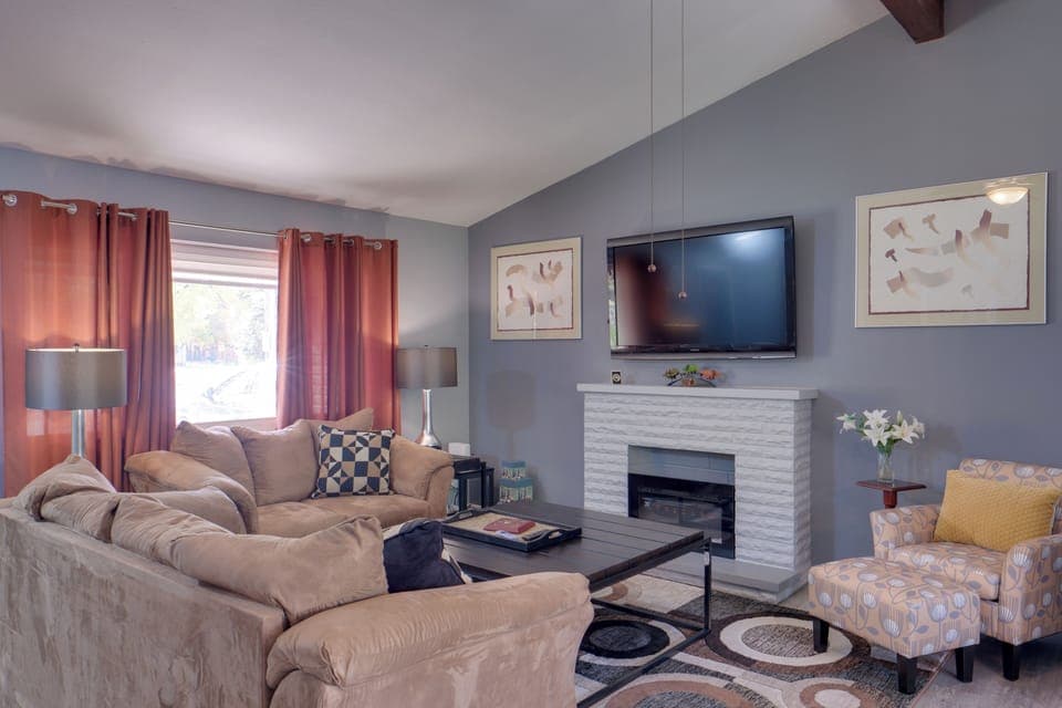 Richmond Heights Vacation Rental | 4BR | 2BA | 1,550 Sq Ft | 2 Steps to Enter