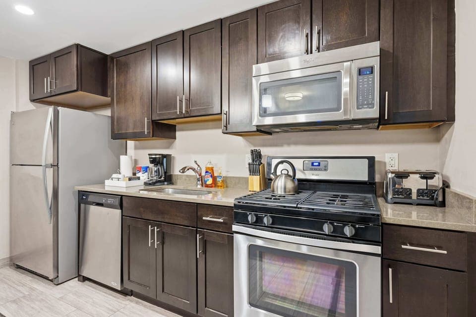 Fully equipped kitchen