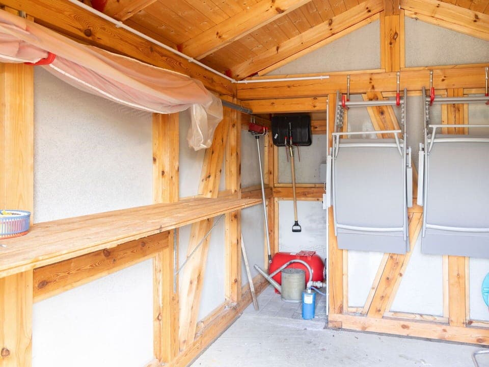 Wood, Ceiling, Wood Stain, Plywood, Hardwood, Lumber, Plank, Ladder, Shelving