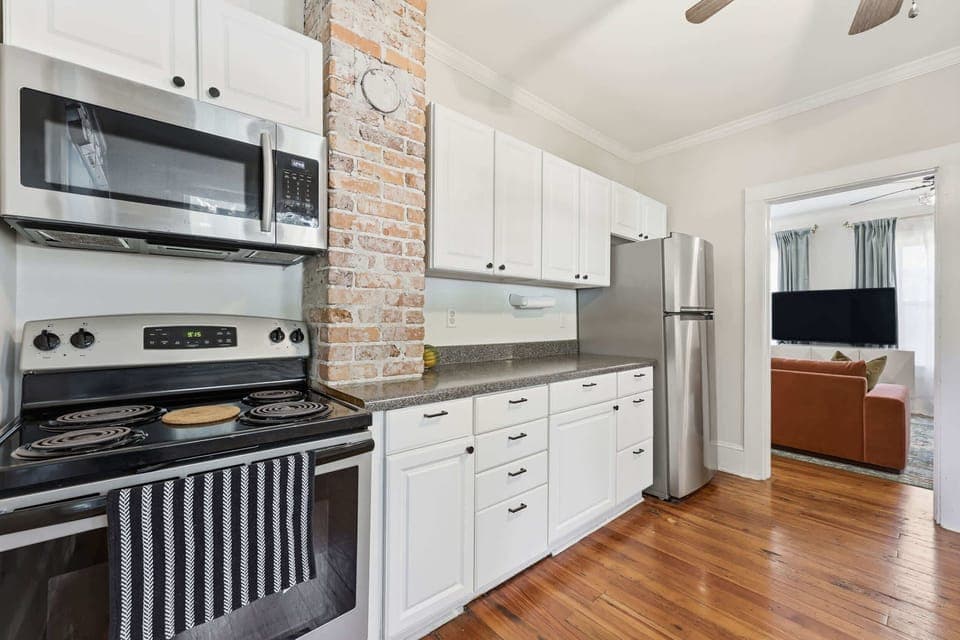 Unit A: Full kitchen 
