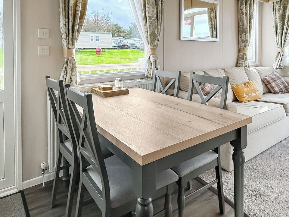 Dining Area | Rorys Retreat - Rorys Ocean Retreats, Ayr